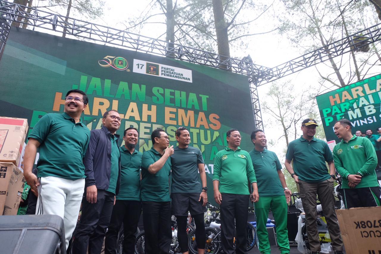 Pererat Persaudaraan, Danny Pomanto Jalan Sehat Bareng Sandiaga Uno di Harla ke-50 Tahun PPP